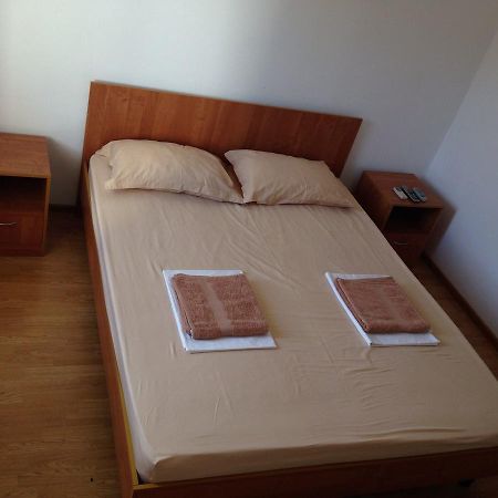 Hotel Sharmat Піцунда Екстер'єр фото