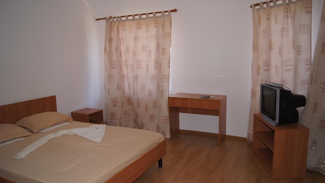 Hotel Sharmat Піцунда Екстер'єр фото