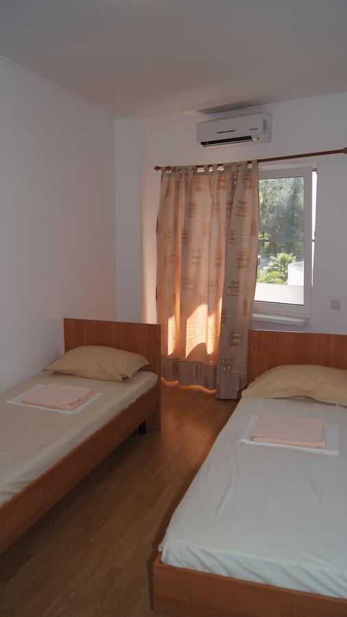 Hotel Sharmat Піцунда Екстер'єр фото