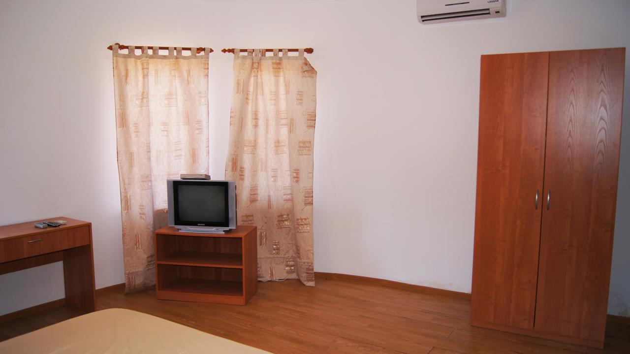 Hotel Sharmat Піцунда Екстер'єр фото